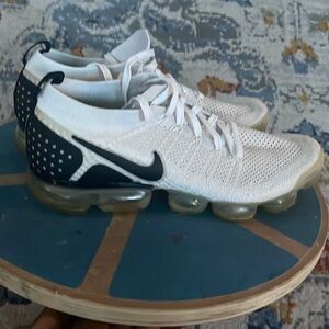 Men’s size 11 Nike Vapor Max